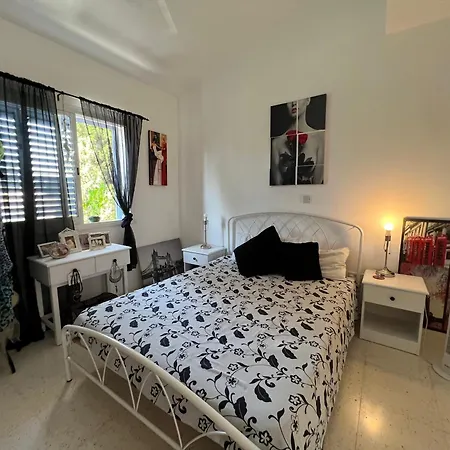 Natalia'S 1 Bedroom Apartemnt Paphos Exterior photo